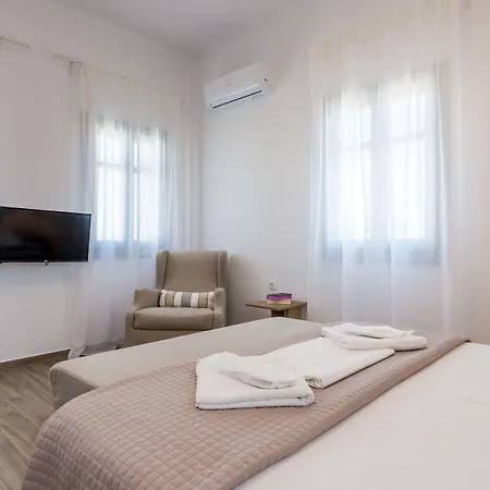 Pente Elies Milos ホテル ポロニア