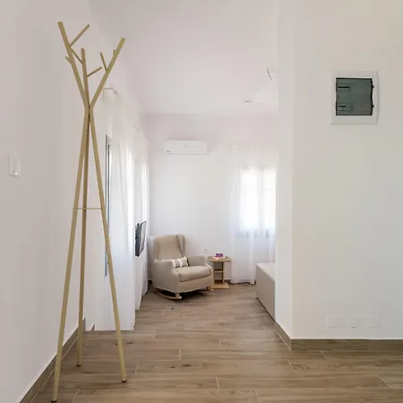 Pente Elies Milos ホテル