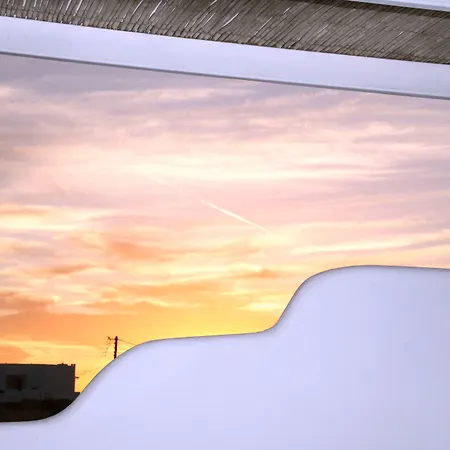 Pente Elies Milos 3* ポロニア