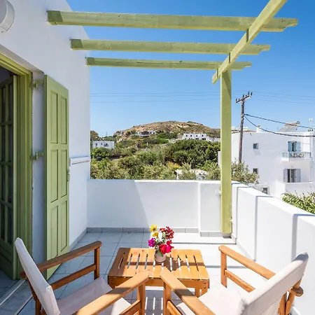 Pente Elies Milos Hotel Pollonia