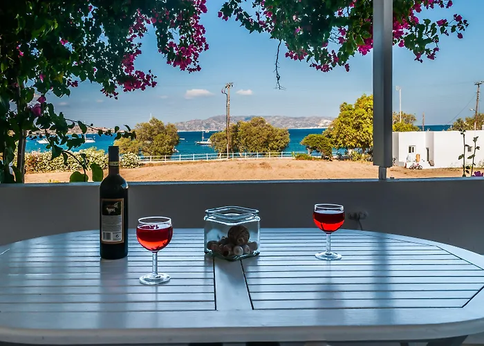 Pente Elies Milos Hotel Pollonia