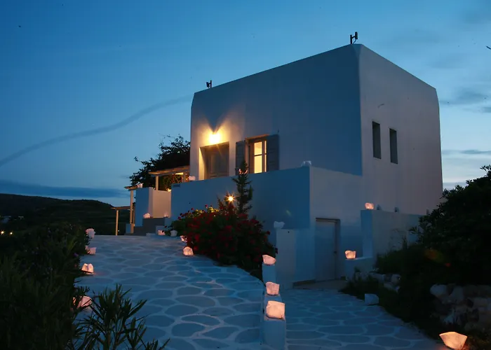 Pente Elies Milos Hotel 3*