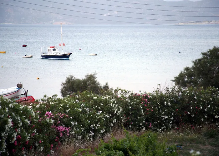 Pente Elies Milos 3* Pollonia