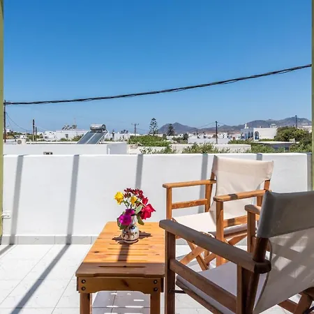 Pente Elies Milos Hotel 3*