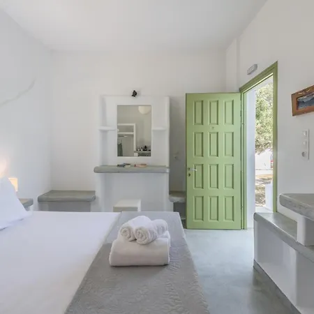 Pente Elies Milos 3* Pollonia