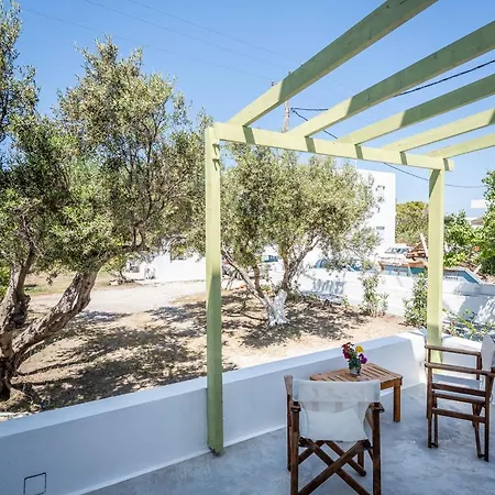 Pente Elies Milos Hotel Pollonia