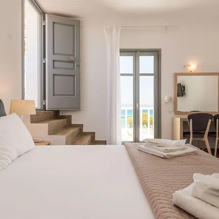 Pente Elies Milos Hotel Pollonia