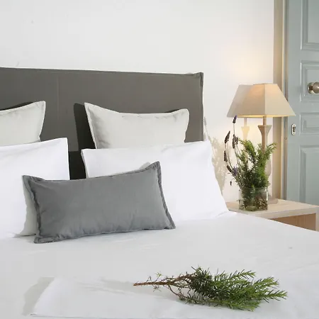 Pente Elies Milos 3* Pollonia