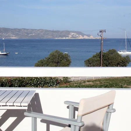 Pente Elies Milos Hotel 3*