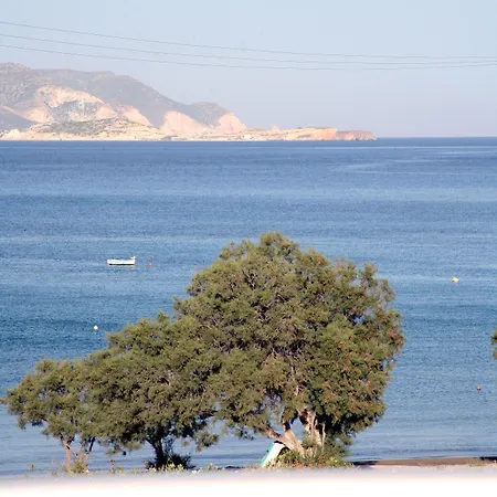 Pente Elies Milos Hotel Pollonia