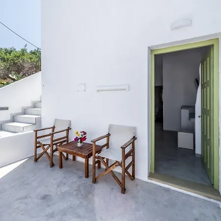 Pente Elies Milos Hotel 3*