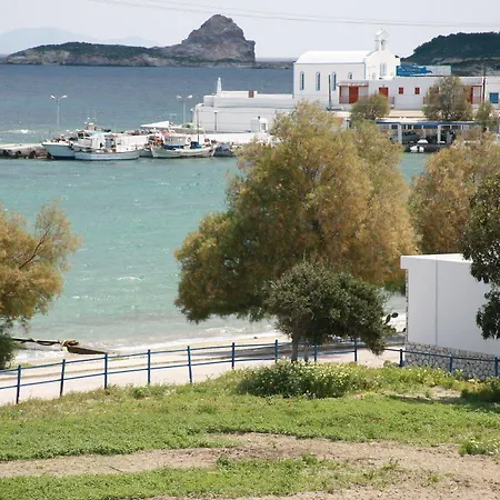 Pente Elies Milos Hotel