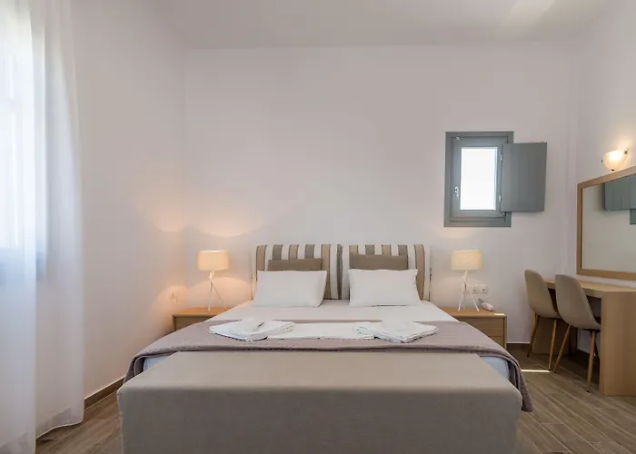 Pente Elies Milos Pollonia