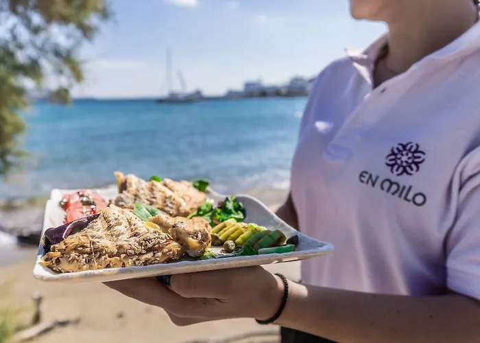 Pente Elies Milos Hotel 3*