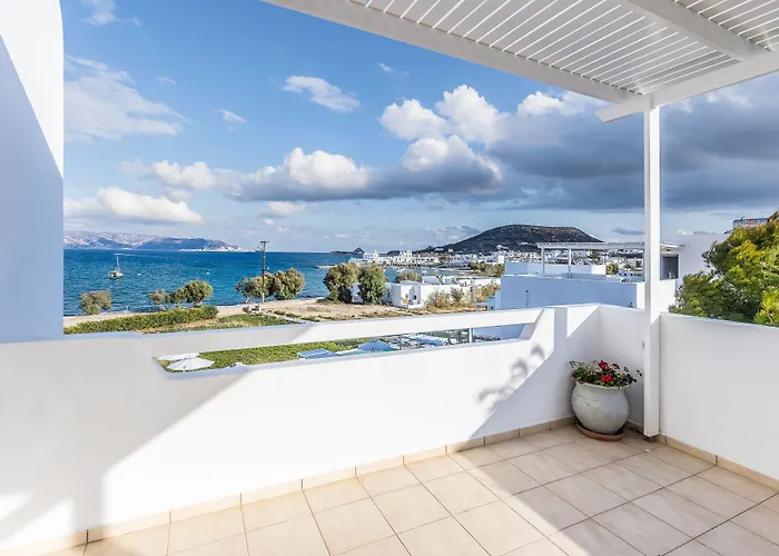 Pente Elies Milos Hotel Pollonia